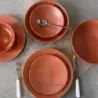 ASSIETTE PLATE MADO DIAMETRE 27CM COULEUR TERRACOTTA EN GRES/