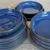 ASSIETTE PLATE AZUR 26CM DE COULEUR COBALT EN GRES/